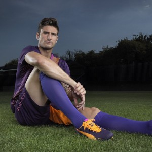 开云入口-金色幽灵，莱万关键助攻撕碎安菲尔德，一场爆冷如何搅动足坛风云？金色幽灵莱万关键助攻撕碎安菲尔德，一场爆冷搅动足坛风云