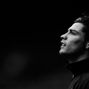 开云体育平台-双重战场，萨拉赫舞动巅峰对决，浓眉哥40分钟血战书写不可测结局，双星闪耀决胜时刻，40分钟血战写就传奇一夜